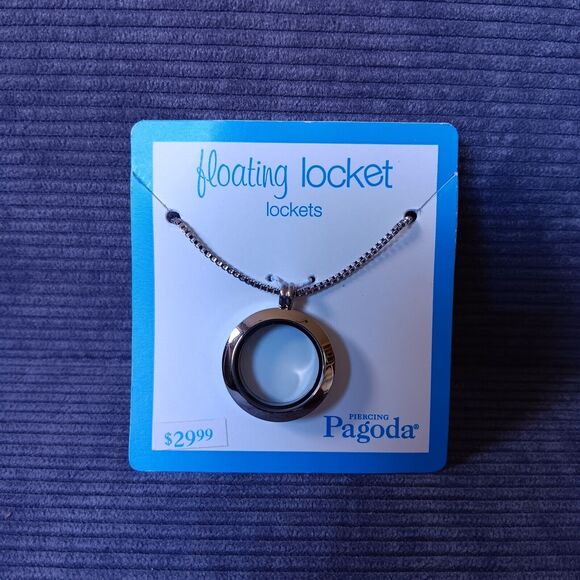 Floating Locket Silver Round Pendant With 18" Chain - Picture 5 of 7